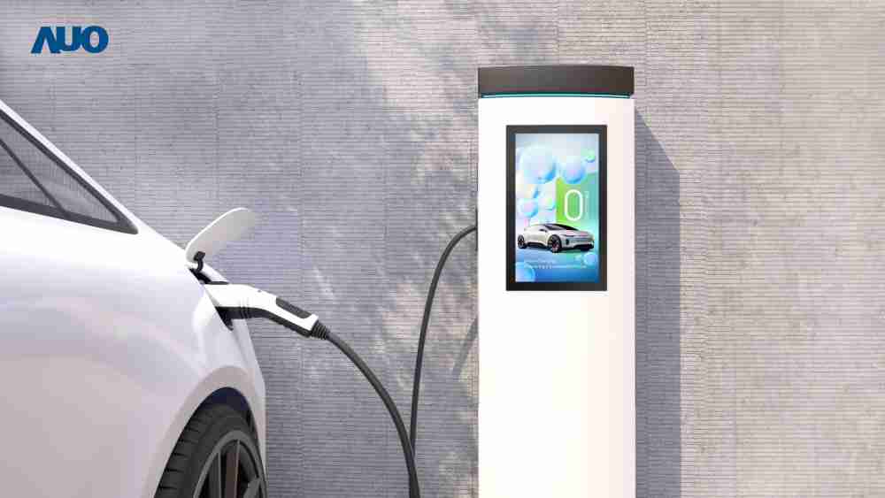 友達〝EVSE車用充電樁解決方案〞專為電動汽車充電樁設計，，，具有高亮度、、克服戶外艱難環境的耐溫、、耐紫外線等特性，，並搭載散熱性及擴充性強的高效能工業電腦，，，，可實現人機互動訴求，，，，如資訊顯示、、支付等應用